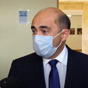 Էդմոն Մարուքյան. Ինչո՞ւ է իր ինքնաթիռը նոր դիզայնով ներկել, երբ մարդկանց ասում է՝ մի տուփ ծխախոտ քիչ ծխեք, մի օղի քիչ խմեք, փողը տնտեսեք