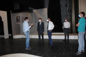 Քաղաքապետարանը կնորոգի Մհեր Մկրտչյանի անվան և Պատանի հանդիսատեսի թատրոնները
