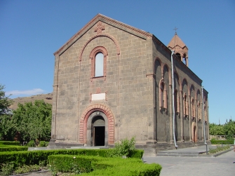 Մաշ­տո­ցին էլ ենք փո­շու մեջ թա­ղել