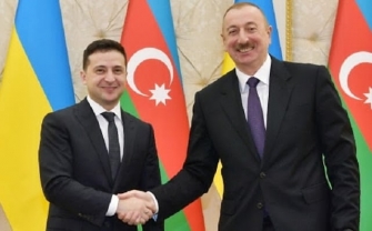 ՈՒս ուսի՝ ընդդեմ ռուսի