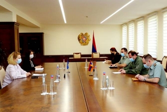 ՊՆ նախարարն ընդունել է ԵԽ երևանյան գրասենյակի ղեկավարին