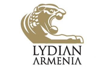 Մինչ ոմանք մութ սենյակում գոյություն չունեցող սև կատու են փնտրում, Սևանը կանաչում է