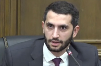 Ռուբեն Ռուբինյան. ԼՀԿ-ն փորձում է տպավորություն ստեղծել, որ ԱԺ-ում պրոֆեսիոնալներ չեն