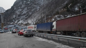 Լարսը փակ է, ռուսական կողմում կա 360 մեքենա