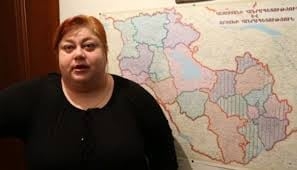 Եթե նիկոլը գալիս է, լակում, շնթռկում, մի կերպ են ավտոն գցում, տանում, բա ինչի՞ եք գնում ու մեկ է նրան ընտրում
