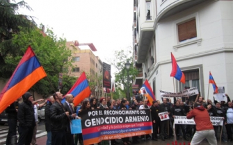 Իսպանիա. Անլռելի զանգակատուն, Հայաստան 1915-1918