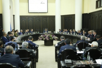 Կառավարության «ծուռ աշխարհը»