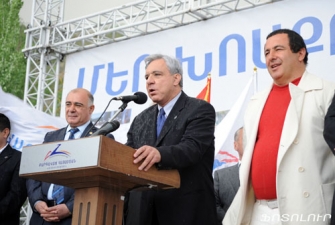 Նրանք իրենց դեռ առա՞նցք են համարում