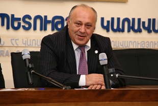 Նախարարը խոսեց կարճ, առանց մեկնաբանությունների