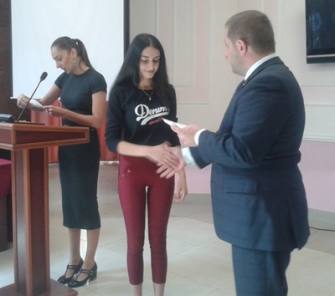 Սահմանամերձ համայնքների 176 առաջին կուրսեցիներ ստացան ուսման վարձի փոխհատուցում