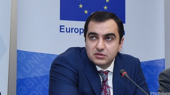 Վարչապետն ու նախարարը` մի տնից