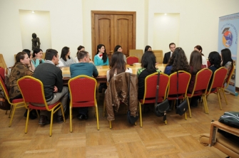 Ամեն ինչ արե´ք աչքերի փայլով