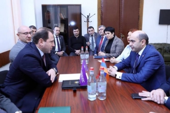 ԼՀԿ պատգամավորները հանդիպել են Դավիթ Տոնոյանի հետ