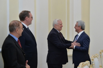 Սերժ Սարգսյանն ընդունել է Նիկոլայ Ռիժկովին