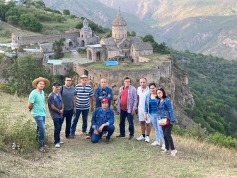 Տոն, ո­րը նկար­չի հետ է 