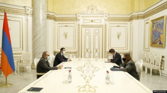 Վարչապետն ԱՄՆ դեսպանի հետ քննարկել է արցախյան հակամարտության շուրջ զարգացումները