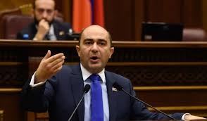 Էդմոն Մարուքյան. Սա հեղափոխության առաջնորդի պրոբլեմն է