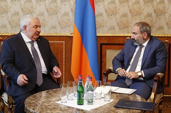 Նիկոլ Փաշինյանն ընդունել է Յուրի Խաչատուրովին