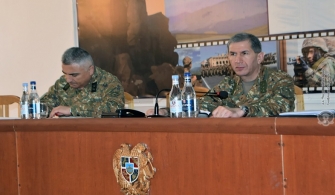ՀՀ ԶՈւ գլխավոր շտաբի պետն այցելել է 1-ին և 4-րդ զորամիավորումներ. քննարկվել են խնդիրները, սահմանային իրավիճակը