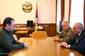 Բակո Սահակյանն ու Վիգեն Սարգսյանը քննարկել են բանակաշինության հարցեր