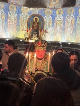 Մոմը, որ չի մարում. լույսը՝ խավարի մեջ