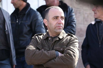 «Կան մար­դիկ, ո­րոնք բա­ցար­ձա­կա­պես ո­չինչ են ու վար­չա­պե­տի շնոր­հիվ են քա­ղա­քա­կա­նու­թ­յան մեջ, ԱԺ-ում, ինչ­պես, օ­րի­նակ, Ա­րա­րատ Միր­զո­յա­նը»