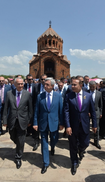 Նախագահը ներկա է գտնվել Սևանի և Արտաշատի նորակառույց եկեղեցիների օծման արարողություններին