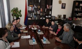 Հասմիկ Պողոսյանն ընդունեց «ԱմԷն» միջազգային նախագծի կազմակերպչական խմբին