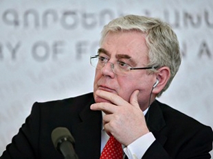 ԵԱՀԿ գործող նախագահը Հայաստանում զսպվածության կոչ է անում