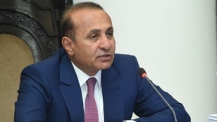 Հովիկ Աբրահամյանը սիրեց ռուբլին դոլարից ավելի