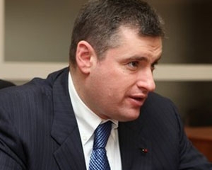 Սլուցկին խոչընդոտներ չի տեսնում 
