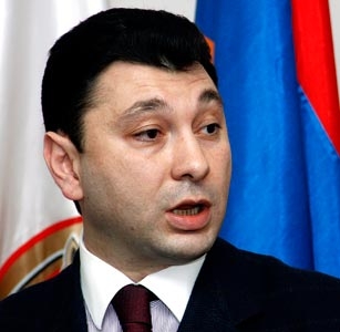 «Սխալվում եք, եթե կարծում եք՝ սպեկուլյացիաներն ու գնաճը նախագահի հետևողական գործունեությամբ չկանխվեցին»