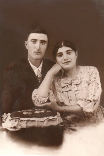 Իմ սևազգեստ տատիկը