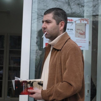 Արա ԱԼՈՅԱՆ. Մատ՝ երկու քայլից