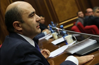Էդմոն Մարուքյան. Ծածուկ նիստ եք հրավիրում, որ պատգամավորները չհասցնեն գան, ամոթ ձեզ, է՞ս չեք դուք