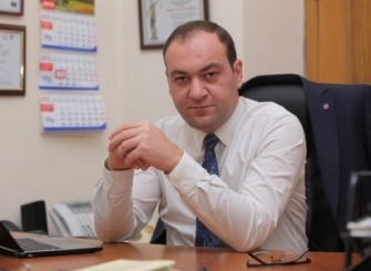 Նույն Զոհրաբ Մնացականյանը չէ՞ր, որ պնդում էր, թե չկան բանակցություններ. Արսեն Բաբայան
