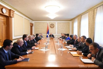 Բակո Սահակյանը հրավիրել է աշխատանքային խորհրդակցություն