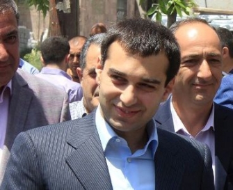 Արգամ Աբրահամյանը հրաժարվել է Արտաշատի քաղաքապետի պաշտոնից 