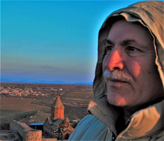 Կոկորդս սեղմող էս մի բուռ հուշը քեզ