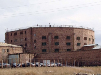 Գոյատևում են խավարասերների  ընկերակցությամբ