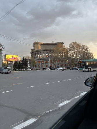 Սրանք, մեր պատմությունից բացի, սկսել են խմբագրել նաև մեր ավանդույթները