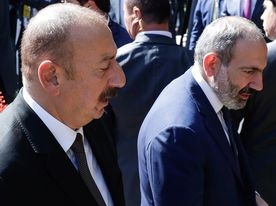Երկու «բաստիոն»