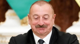 Հեյդարի տղա Իլհամը որոշել է հիմա էլ ՈՒկրաինային դասեր տալ