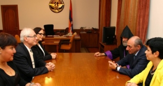 Բակո Սահակյանը ընդունել է Մանսուրյաններին