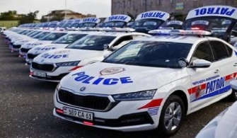 Սահմանը պահելու փոխարեն ոստիկան են պահում
