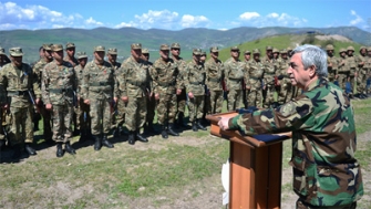 Նախագահ Սերժ Սարգսյանը Արցախում պետական բարձր պարգևներով պարգևատրել է Հայրենիքի զինվորներին 