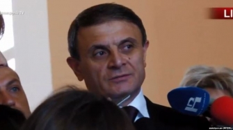 Ոստիկանությունը հաճույք չի ստանում քաղաքացուն գետնին պառկեցնելով