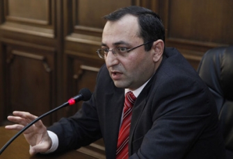 Դեմ եմ, դեմ ես, դեմ է,  ուրեմն՝ կողմ ենք