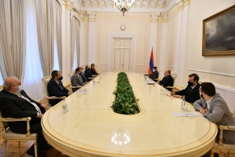 Արմեն Սարգսյանը շարունակում է խորհրդակցությունները խորհրդարանական և արտախորհրդարանական ուժերի հետ