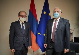 Արա Այվազյանն առանձնազրույց է ունեցել Ժոզեպ Բորելի հետ